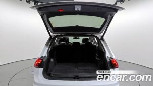 Volkswagen Tiguan 2.0 TSI Prestige 2023 года из Южной Кореи