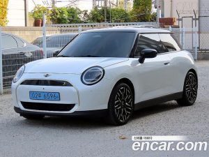 Mini Cooper SE Favoured 2024 года из Южной Кореи
