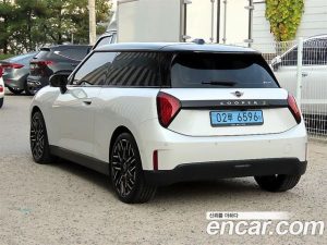 Mini Cooper SE Favoured 2024 года из Южной Кореи