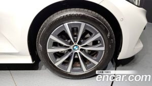 BMW 3-Series 320i Touring 2024 года из Южной Кореи