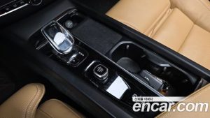 Volvo XC60 B5 Inscription 2022 года из Южной Кореи