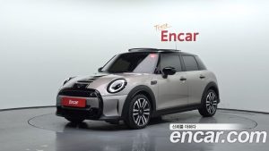 Mini Cooper 5Door CLASSIC 2024 года из Южной Кореи