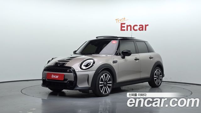 Mini Cooper 5Door CLASSIC 2024 года из Кореи