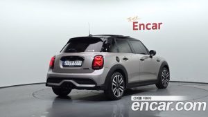 Mini Cooper 5Door CLASSIC 2024 года из Южной Кореи