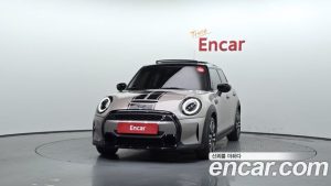 Mini Cooper 5Door CLASSIC 2024 года из Южной Кореи