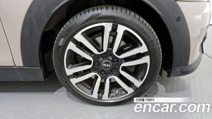 Mini Cooper 5Door CLASSIC 2024 года из Южной Кореи