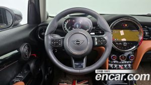Mini Cooper 5Door CLASSIC 2024 года из Южной Кореи