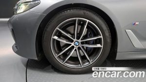 BMW 5-Series 520i M Sport 2023 года из Южной Кореи