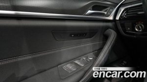 BMW 5-Series 520i M Sport 2023 года из Южной Кореи