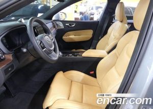 Volvo XC60 B5 ULTIMATE Bright 2024 года из Южной Кореи