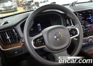 Volvo XC60 B5 ULTIMATE Bright 2024 года из Южной Кореи