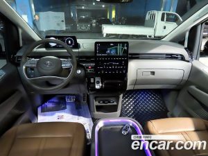 Hyundai Staria 4WD Lounge 7-Seater 2024 года из Южной Кореи