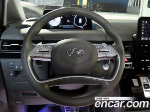 Hyundai Staria 4WD Lounge 7-Seater 2024 года из Южной Кореи