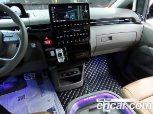 Hyundai Staria 4WD Lounge 7-Seater 2024 года из Южной Кореи
