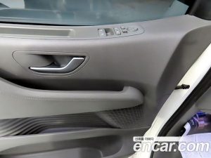 Hyundai Staria 4WD Lounge 7-Seater 2024 года из Южной Кореи