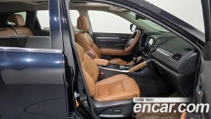 Renault-KoreaSamsung QM6 2.0 LPe RE Signature 2WD 2023 года из Южной Кореи