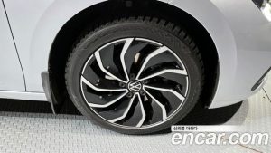 Volkswagen Golf 2.0 TDI Prestige 2024 года из Южной Кореи