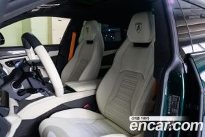 Lamborghini Urus 4.0 V8 SE 2025 года из Южной Кореи