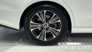 Mercedes-Benz E-Class E200 Avantgarde 2025 года из Южной Кореи