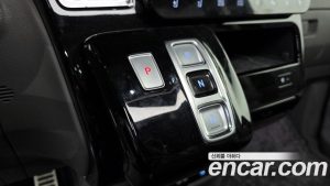 Hyundai Staria 4WD Lounge 9-Seater 2025 года из Южной Кореи