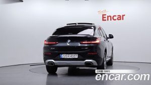 BMW X4 xDrive20i xLine 2023 года из Южной Кореи