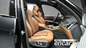 BMW X5M 4.4 Competition 2025 года из Южной Кореи