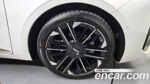 Kia K8 Signature 2025 года из Южной Кореи