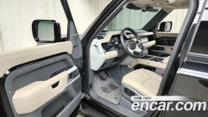 Land Rover Defender 110 D250 SE 2024 года из Южной Кореи