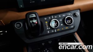 Land Rover Defender 110 P400 X 2023 года из Южной Кореи
