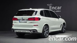 BMW X5 xDrive 40i M Sport 2025 года из Южной Кореи