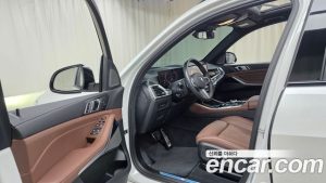 BMW X5 xDrive 40i M Sport 2025 года из Южной Кореи
