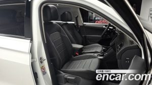 Volkswagen Tiguan 2.0 TSI Prestige 2024 года из Южной Кореи
