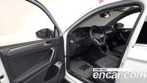 Volkswagen Tiguan 2.0 TSI Prestige 2024 года из Южной Кореи