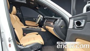 Volvo XC60 B6 Inscription 2022 года из Южной Кореи
