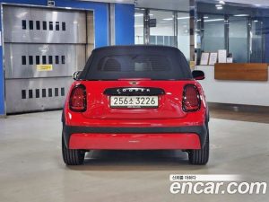 Mini Cooper Convertible CLASSIC 2025 года из Южной Кореи