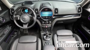 Mini Countryman CLASSIC Plus COMFORT PACK 2023 года из Южной Кореи