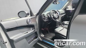 Mini Countryman CLASSIC Plus COMFORT PACK 2023 года из Южной Кореи