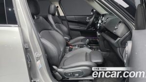 Mini Countryman CLASSIC Plus COMFORT PACK 2023 года из Южной Кореи