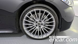 Mercedes-Benz S-Class S500L 4MATIC 2023 года из Южной Кореи