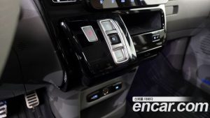 Hyundai Staria 4WD Lounge 9-Seater 2025 года из Южной Кореи
