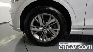 Genesis GV70 2.5T Бензин AWD 2024 года из Южной Кореи