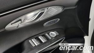 Genesis GV70 2.5T Бензин AWD 2024 года из Южной Кореи