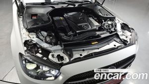 Mercedes-Benz E-Class E250 AMG Line 2023 года из Южной Кореи