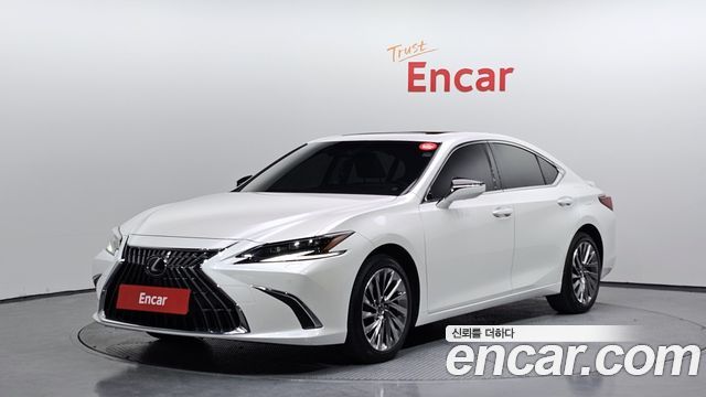 Lexus ES Executive 2025 года из Кореи