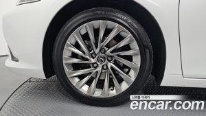 Lexus ES Executive 2025 года из Южной Кореи