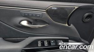 Lexus ES Executive 2025 года из Южной Кореи