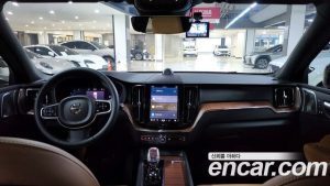 Volvo XC60 B5 ULTIMATE Bright 2024 года из Южной Кореи