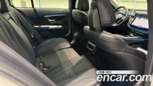 Mercedes-Benz E-Class E200 Avantgarde 2025 года из Южной Кореи