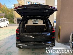 BMW X7 xDrive 40i M Sport 6 2024 года из Южной Кореи