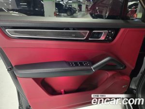 Porsche Cayenne 3.0 Coupe 2023 года из Южной Кореи